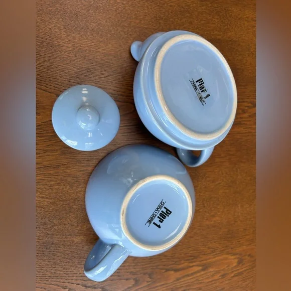 Pier One Tea steeper w/lid and pour spout and large tea cup. Pale blue. Perfect. - Picture 2 of 6